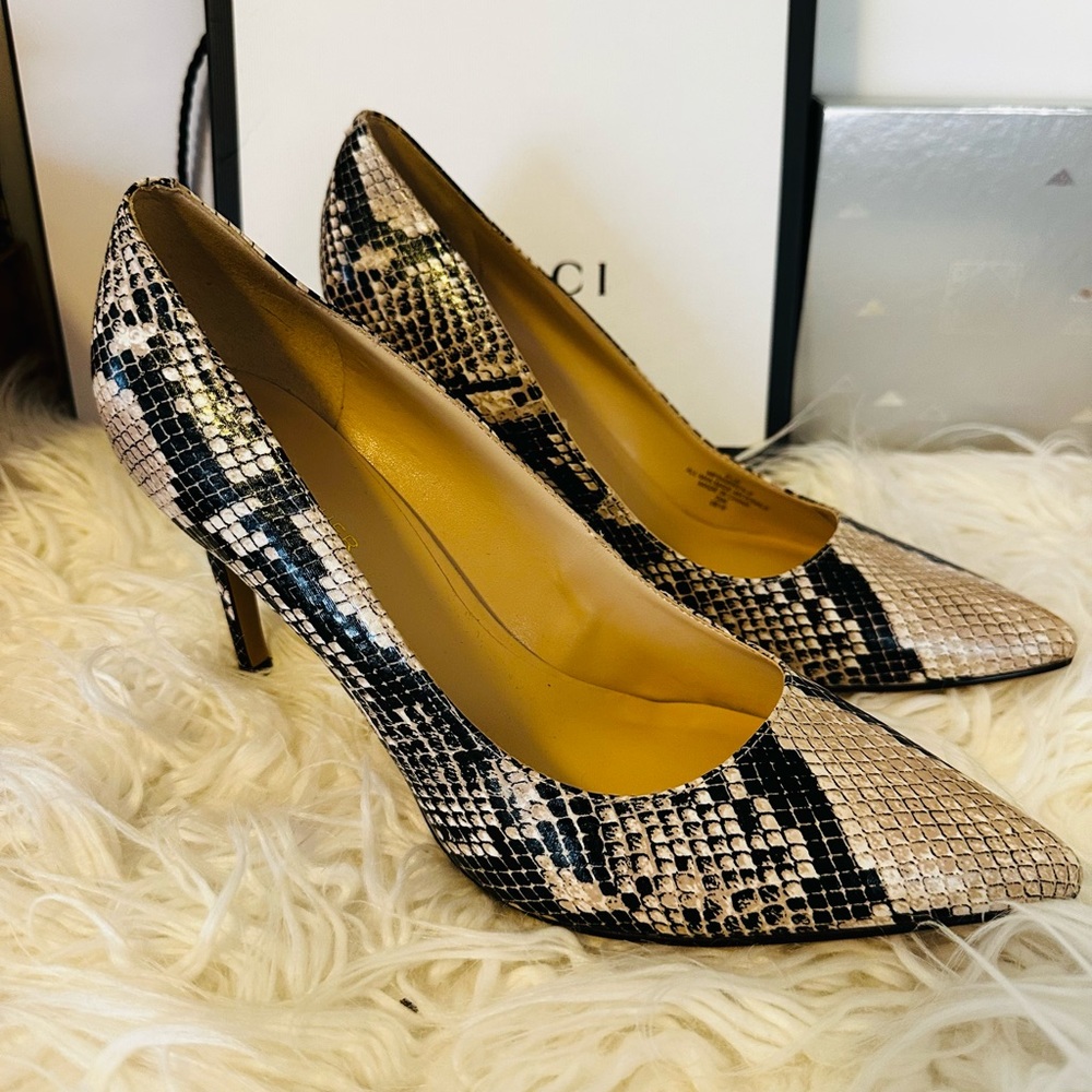 Worn once very comfortable heel.